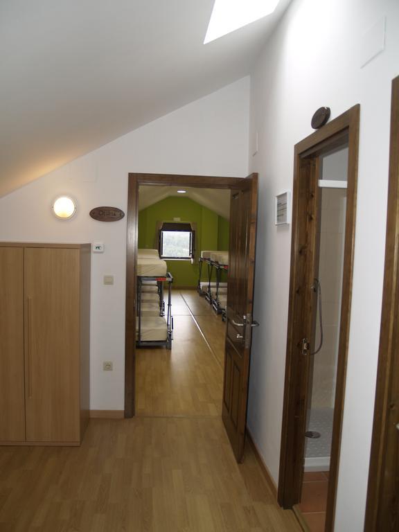 Albergue De Yebra Yebra de Basa الغرفة الصورة