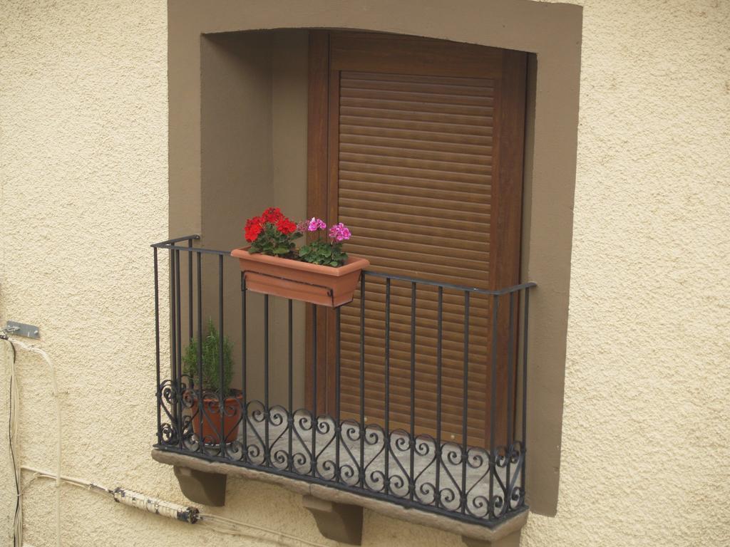 Albergue De Yebra Yebra de Basa المظهر الخارجي الصورة
