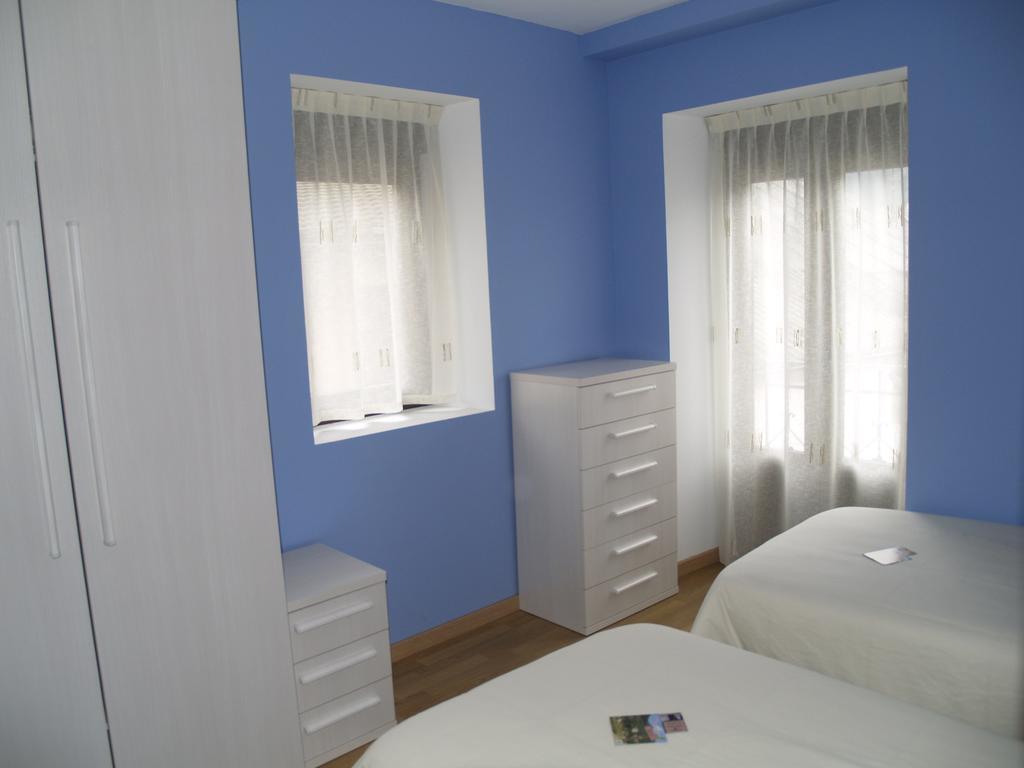 Albergue De Yebra Yebra de Basa الغرفة الصورة