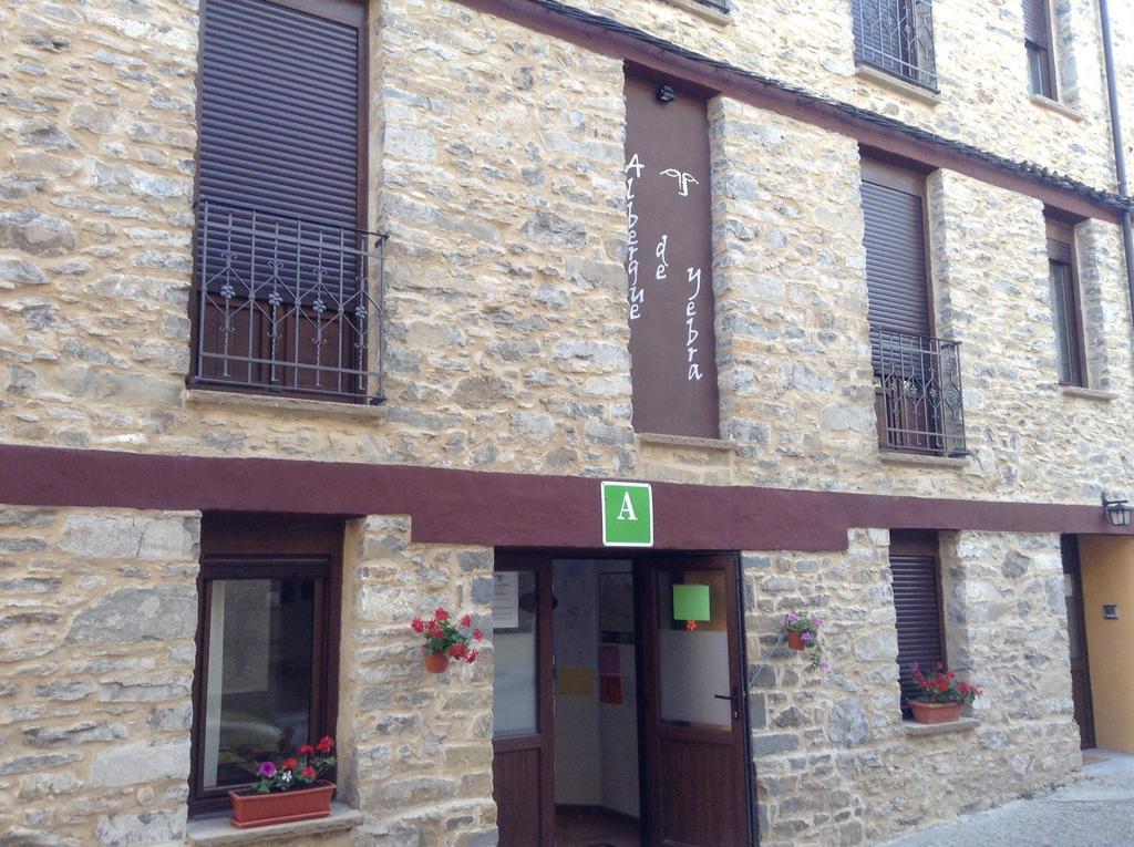 Albergue De Yebra Yebra de Basa المظهر الخارجي الصورة