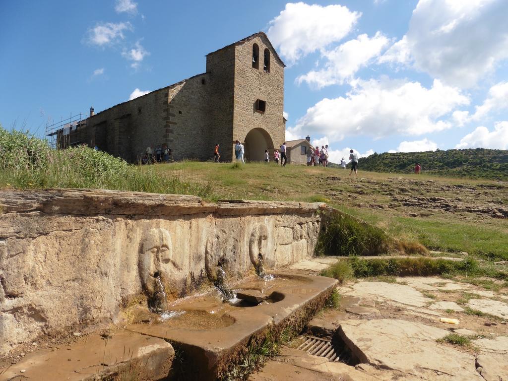 Albergue De Yebra Yebra de Basa المظهر الخارجي الصورة