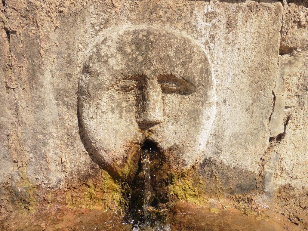 Albergue De Yebra Yebra de Basa المظهر الخارجي الصورة